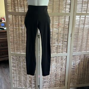 Lululemon High Waisted Mesh Calf Leggings Black Women's Size 2